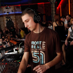 久久网色色网性爱视频
